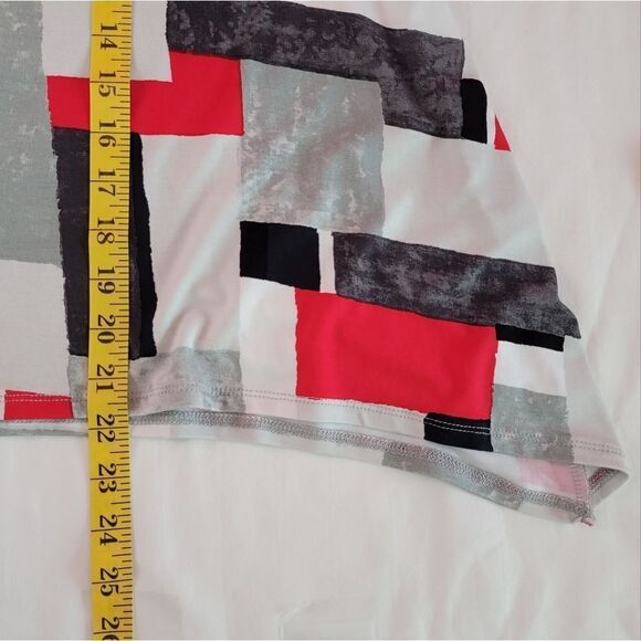 LIV Habitat Clothes NWT black red and white graphic tunic size xl - Picture 5 of 9